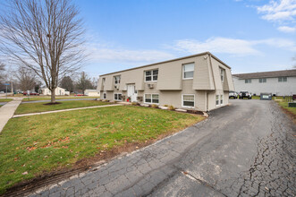 1066 S Cross St in Sycamore, IL - Foto de edificio - Building Photo