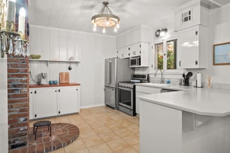 200 Medford Heights Ln in Medford, OR - Foto de edificio - Building Photo