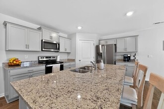 132 Stone River Wy in Mayodan, NC - Foto de edificio - Building Photo