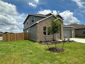 220 River Rise Rd in Niederwald, TX - Foto de edificio - Building Photo