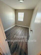 1841 N Dinwiddie St in Arlington, VA - Foto de edificio - Building Photo