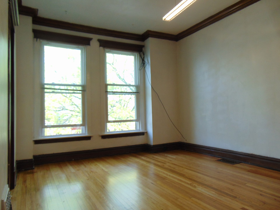 1924 N Mozart St, Unit 2 in Chicago, IL - Building Photo