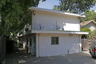 2322 C St in Sacramento, CA - Building Photo - Building Photo