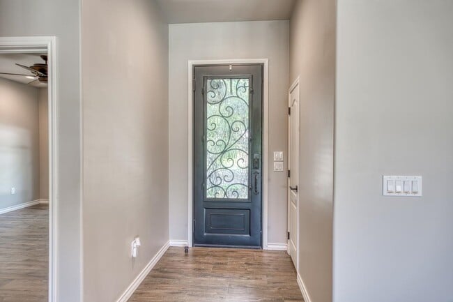 301 Sunray in Horseshoe Bay, TX - Building Photo - Building Photo