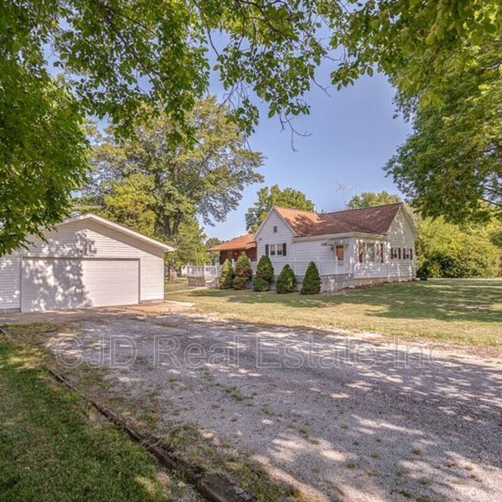 763 Wall St in Livingston, IL - Building Photo