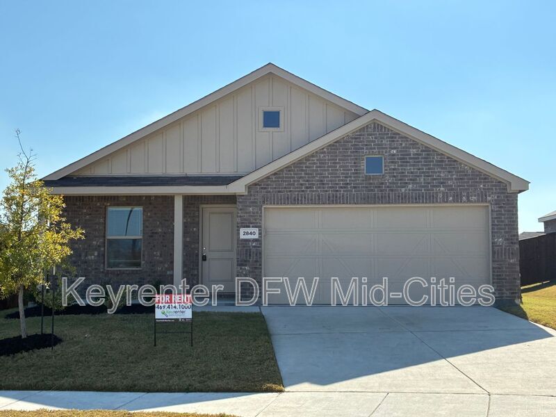 2840 Eppright Dr in Little Elm, TX - Building Photo