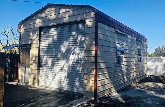 property at 4115 W Comanche Ave