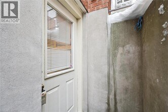 286 Auburn Dr in Waterloo, ON - Building Photo - Building Photo