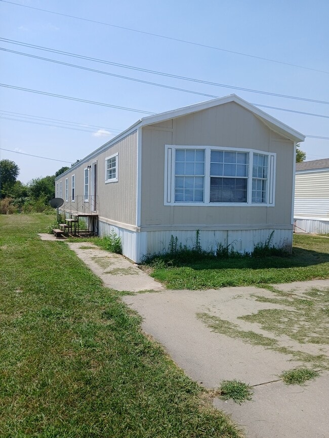 property at 2524 Commonwealth Dr