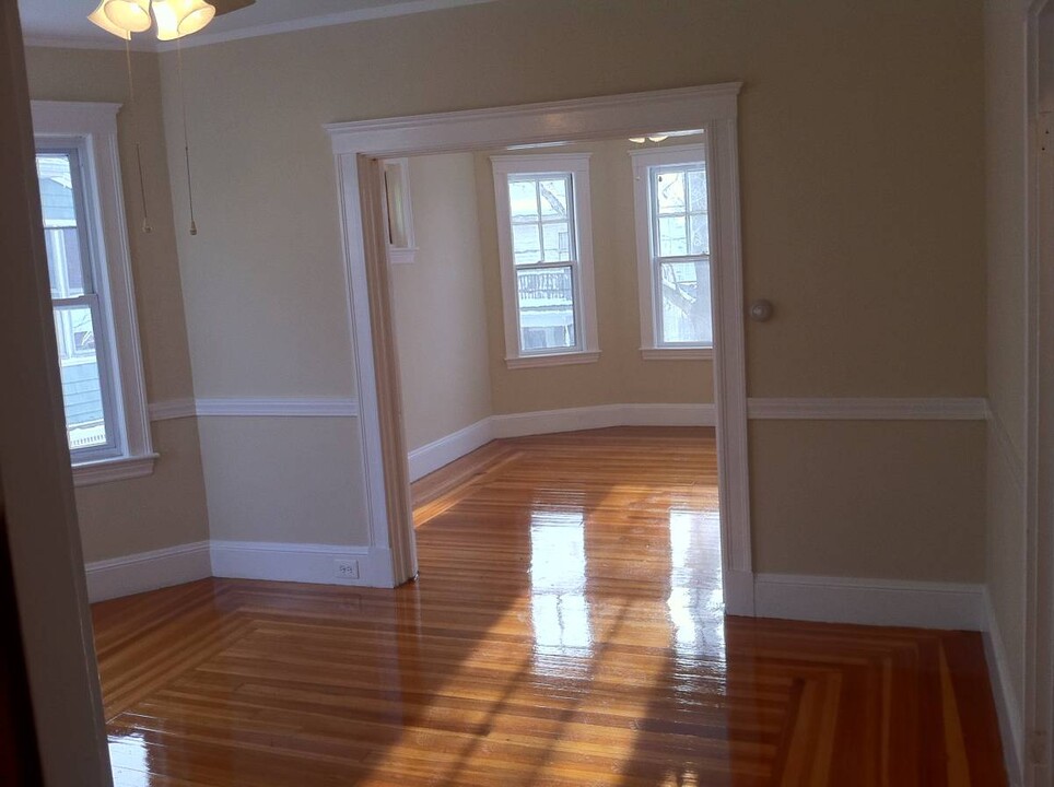 11 Fairfield St, Unit 2 in Watertown, MA - Foto de edificio