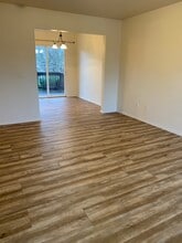 465 N Cedar St in Coquille, OR - Building Photo - Building Photo