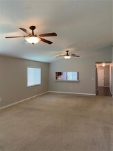 10427 Isleworth Ave in Tampa, FL - Building Photo - Building Photo