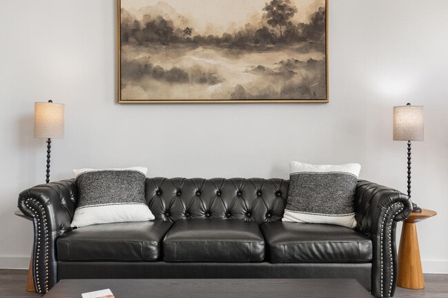 5820 1/2 Cameron Rd in Austin, TX - Building Photo - Building Photo