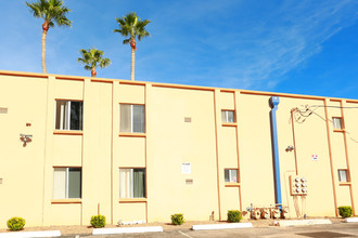 La Sabre Apartments in Tucson, AZ - Foto de edificio - Building Photo