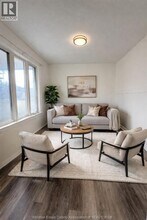 1085 Langlois Ave in Windsor, ON - Foto de edificio - Building Photo