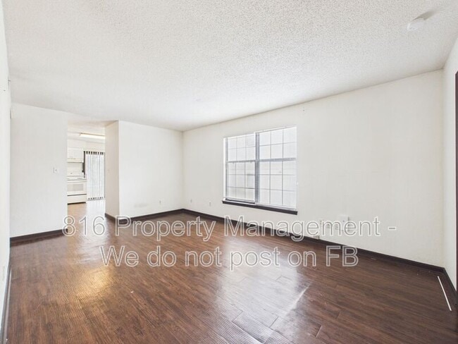 1020 NE Lindsay Ave in Lee's Summit, MO - Building Photo - Building Photo