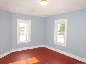93 E Elm St in Torrington, CT - Building Photo - Building Photo
