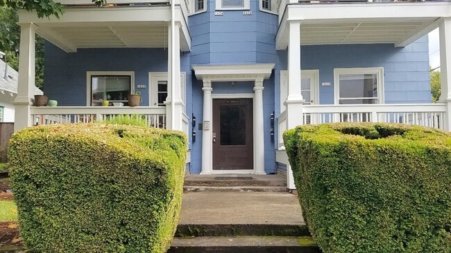 1622-1628-1628 SE 32nd Pl in Portland, OR - Building Photo - Building Photo