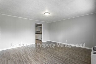 112 Van Cleve St in Fort Oglethorpe, GA - Building Photo