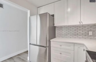 7175 Orange Dr in Davie, FL - Building Photo - Building Photo