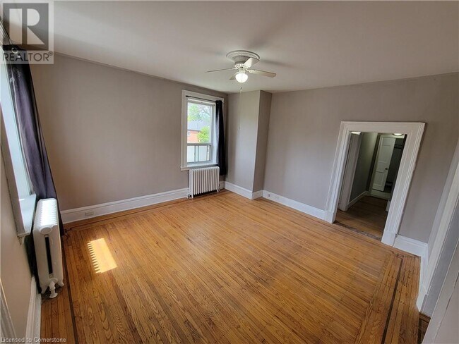 303 E 19th St in Hamilton, ON - Building Photo - Building Photo