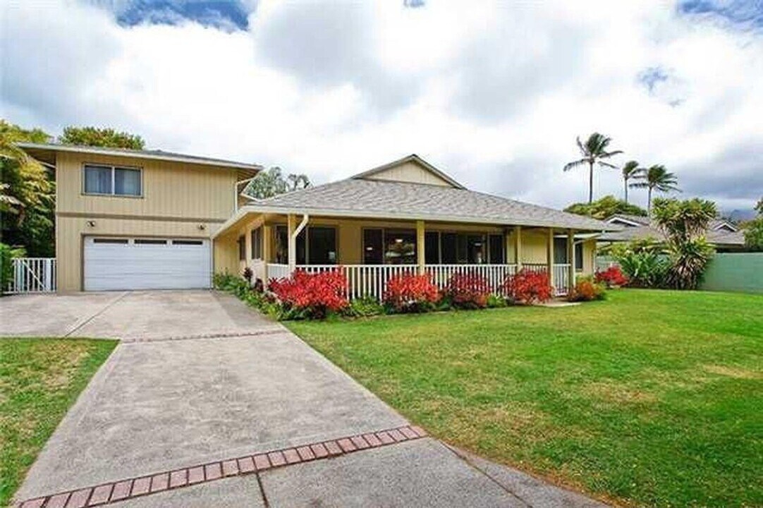 221 Kuukama St in Kailua, HI - Building Photo