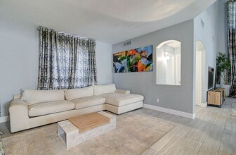 8317 S 45th Ln in Phoenix, AZ - Building Photo - Building Photo