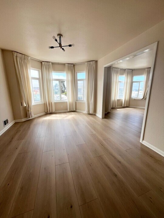 2318 Taraval St in San Francisco, CA - Building Photo