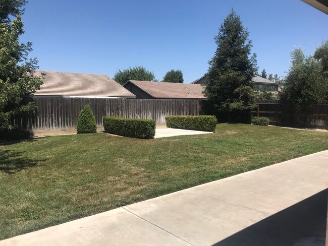4734 W Reese Ave in Visalia, CA - Building Photo - Building Photo