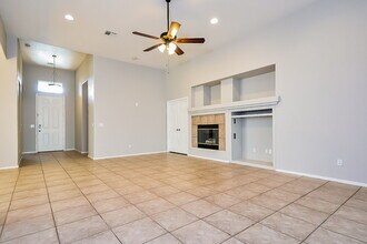 9048 Blue Raven Ave in Las Vegas, NV - Building Photo - Building Photo