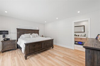 8605 SW 162nd St in Palmetto Bay, FL - Building Photo - Building Photo