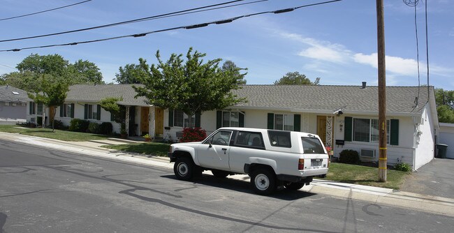 1432-1438 Carleton Dr in Concord, CA - Foto de edificio - Building Photo