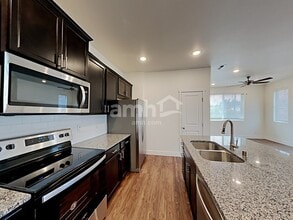 33084 Ten Trails Pkwy in Black Diamond, WA - Building Photo - Building Photo