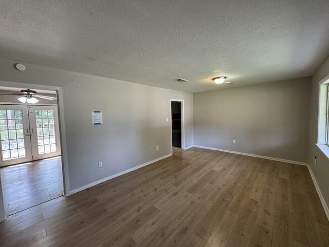 209 W Lisa Dr in Pearl, MS - Building Photo - Building Photo