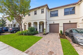 4660 Silver Saw Ln in Greenacres, FL - Building Photo - Building Photo