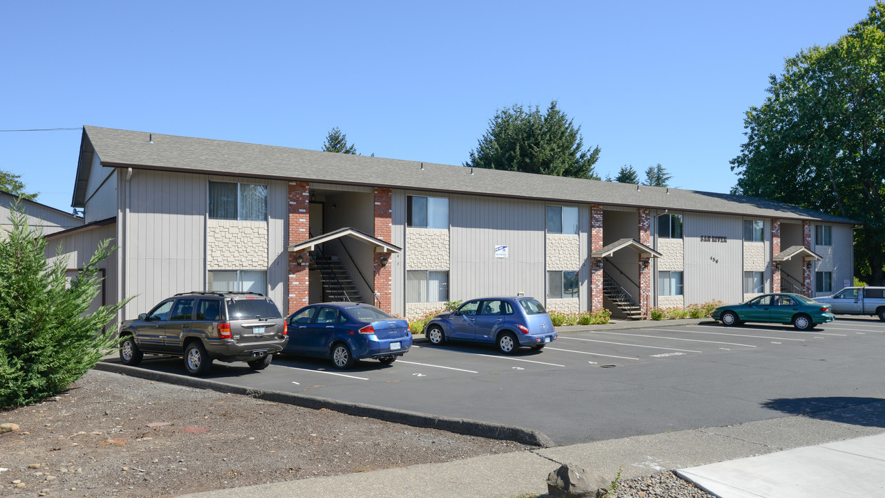 456 N 4th Ave in Stayton, OR - Building Photo