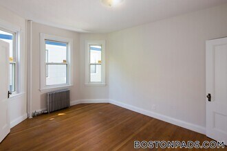 17 Pond St in Boston, MA - Building Photo - Building Photo