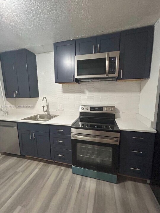 614 Pear St in Lakeland, FL - Building Photo