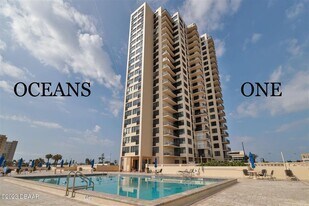 3051 S Atlantic Ave in Daytona Beach Shores, FL - Building Photo