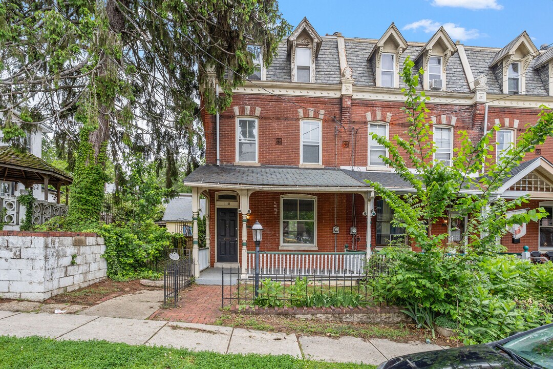 118 Hunter St in Woodbury, NJ - Building Photo