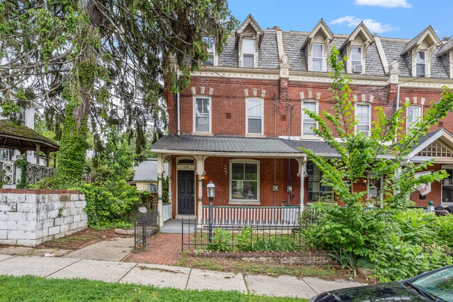 property at 118 Hunter St