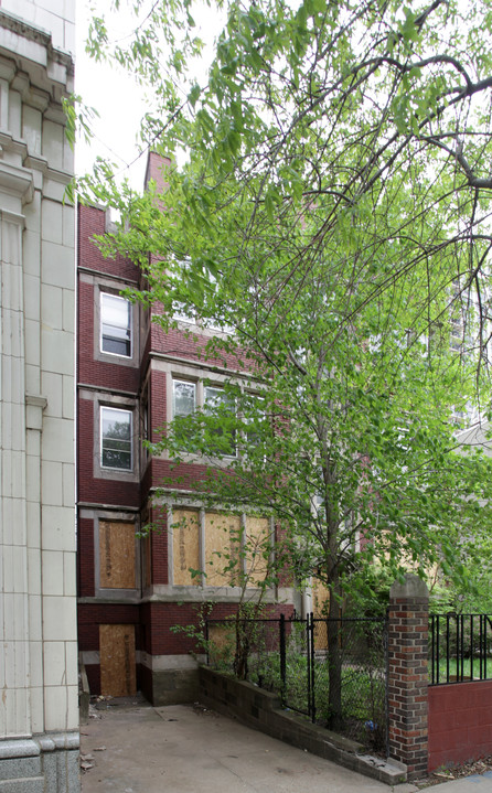 5232 S. Hyde Park in Chicago, IL - Foto de edificio