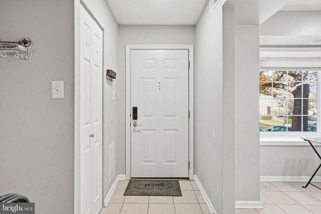 9175 Broken Oak Pl in Burke, VA - Building Photo - Building Photo