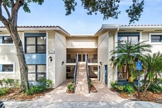 1495 Lake Crystal Dr in West Palm Beach, FL - Building Photo - Building Photo