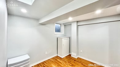 15 Turtlecreek Blvd in Brampton, ON - Building Photo - Building Photo