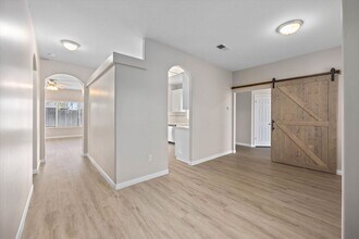 9809 Valerio Ct in Bakersfield, CA - Building Photo - Building Photo
