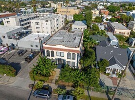 2616 1/2 S Buckingham Rd in Los Angeles, CA - Building Photo