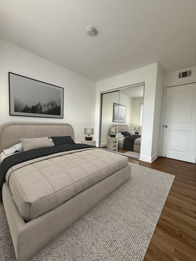 7328 Franklin Blvd in Sacramento, CA - Building Photo - Building Photo