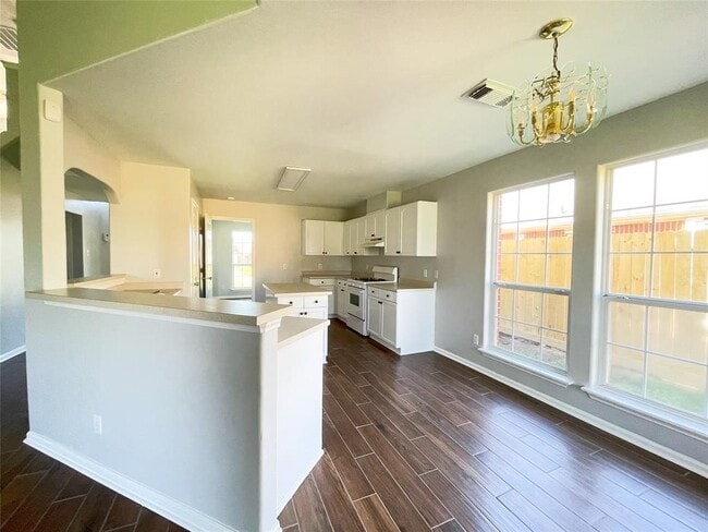 property at 6638 Chantalle Dr