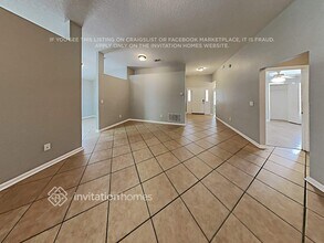 1759 Canopy Oaks Dr in Orange Park, FL - Foto de edificio - Building Photo